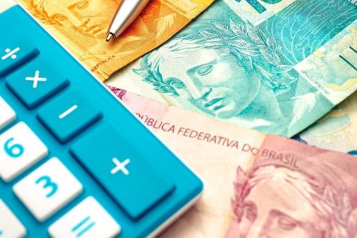 dinheiro-calculadora-notas-real-1643820727564_v2_900x506